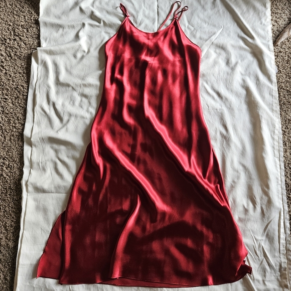 Red satin midi dress - Picture 1 of 4